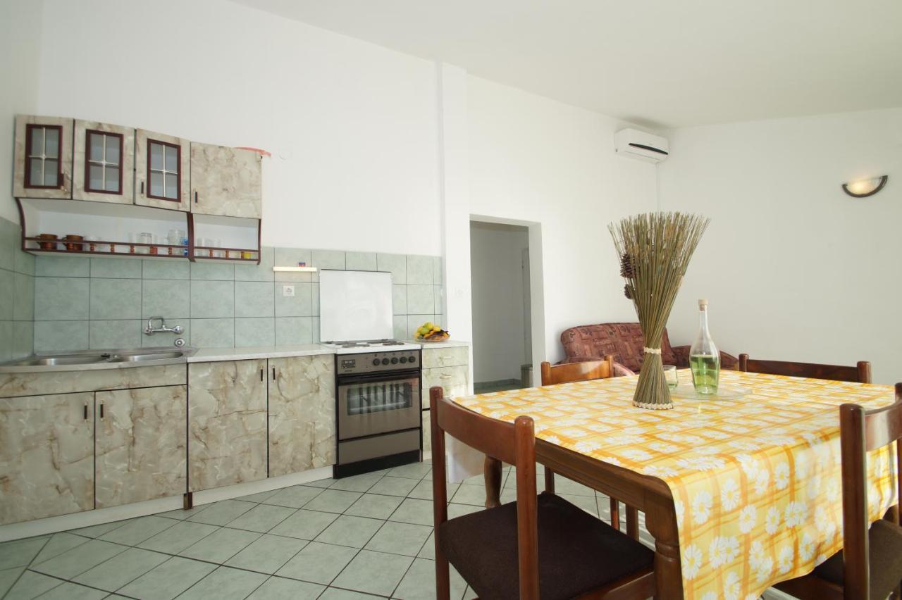 Apartments By The Sea Zavalatica, Korcula - 247 Exterior photo