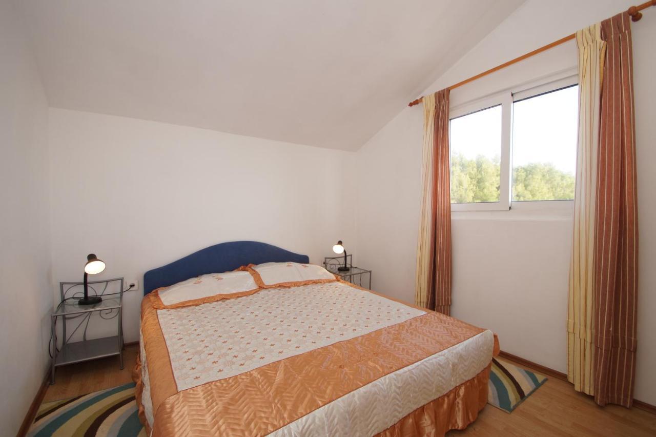 Apartments By The Sea Zavalatica, Korcula - 247 Exterior photo